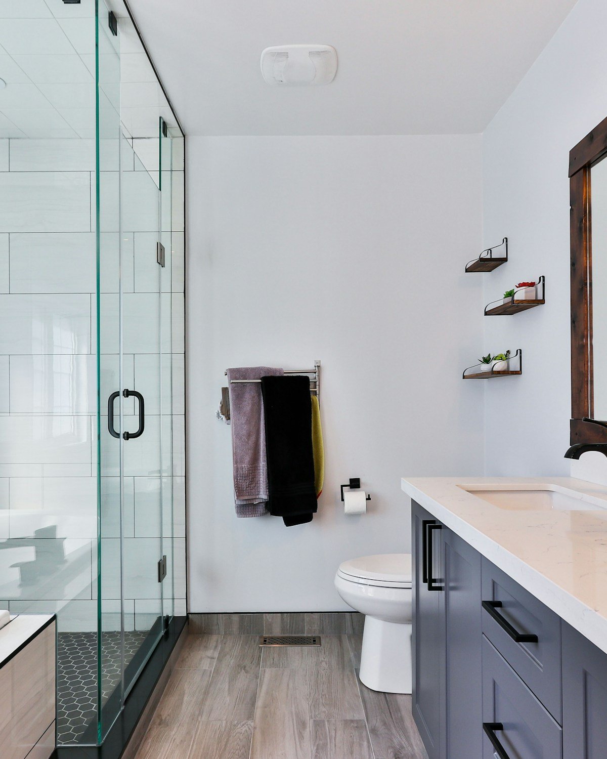 Modern Toronto bathroom with high-end fixtures and finishes installed by Plumbing Alliance